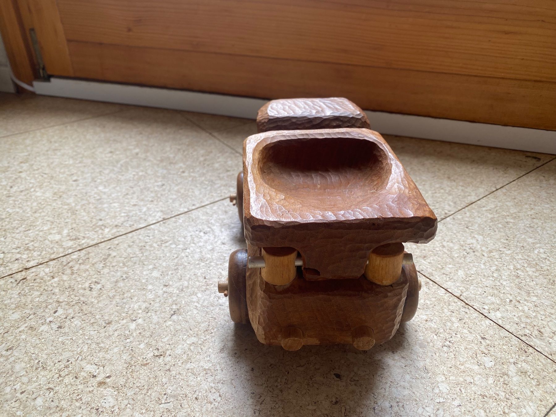Jouets: Holz Lastwagen geschnitzt – D'occasion à St. Gallen par simeli- 2