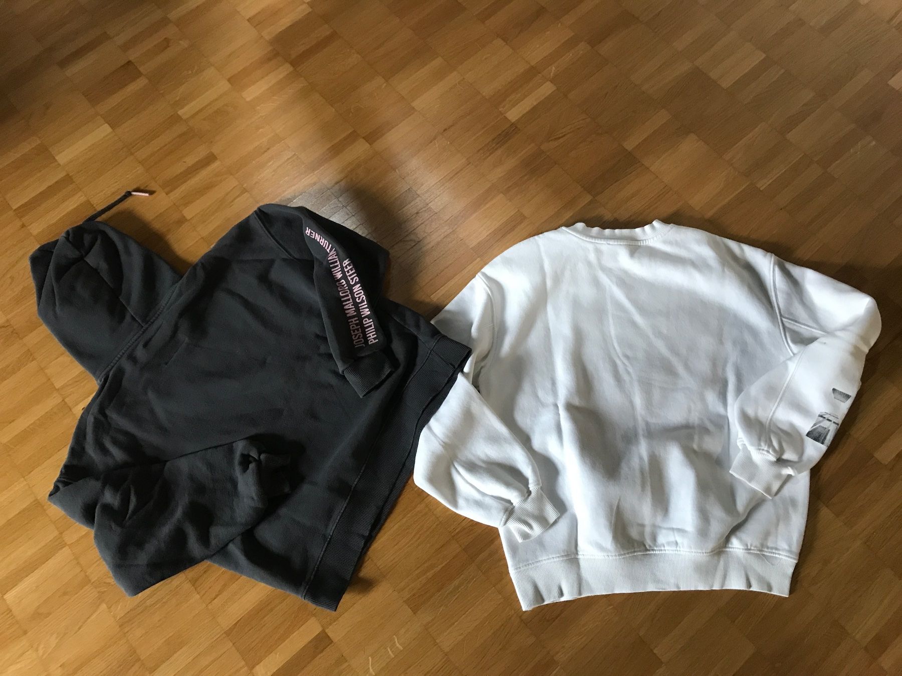 Lotti & Set di vestiti: 2 Sweatshirts Gr S/M – Usato da St. Margrethen SG venduto da kellenbh 1