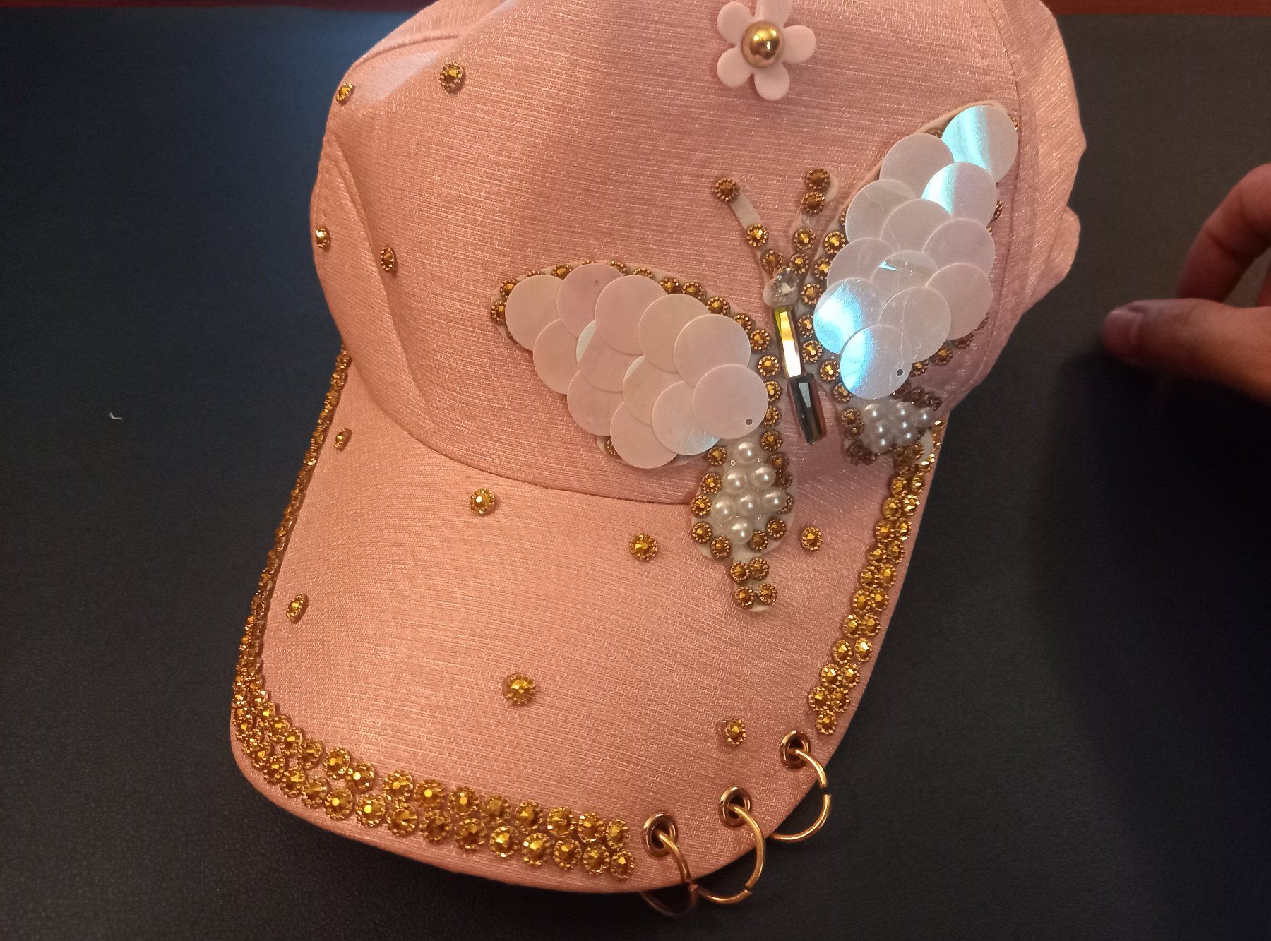 Copricapi, berretti & cappellini: Rosa Glitzer Cap Strass Schmetterling - Casquette papillon – Nuovo e nell'imballaggio originale da Lausanne venduto da FASHION-WORLD-SHOP 2