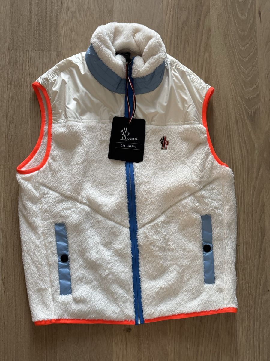 Moncler Gilet & Giacche: Moncler Grenoble, Gr. L (neu) – Nuovo e nell'imballaggio originale da Pfäffikon ZH venduto da Watch_lover