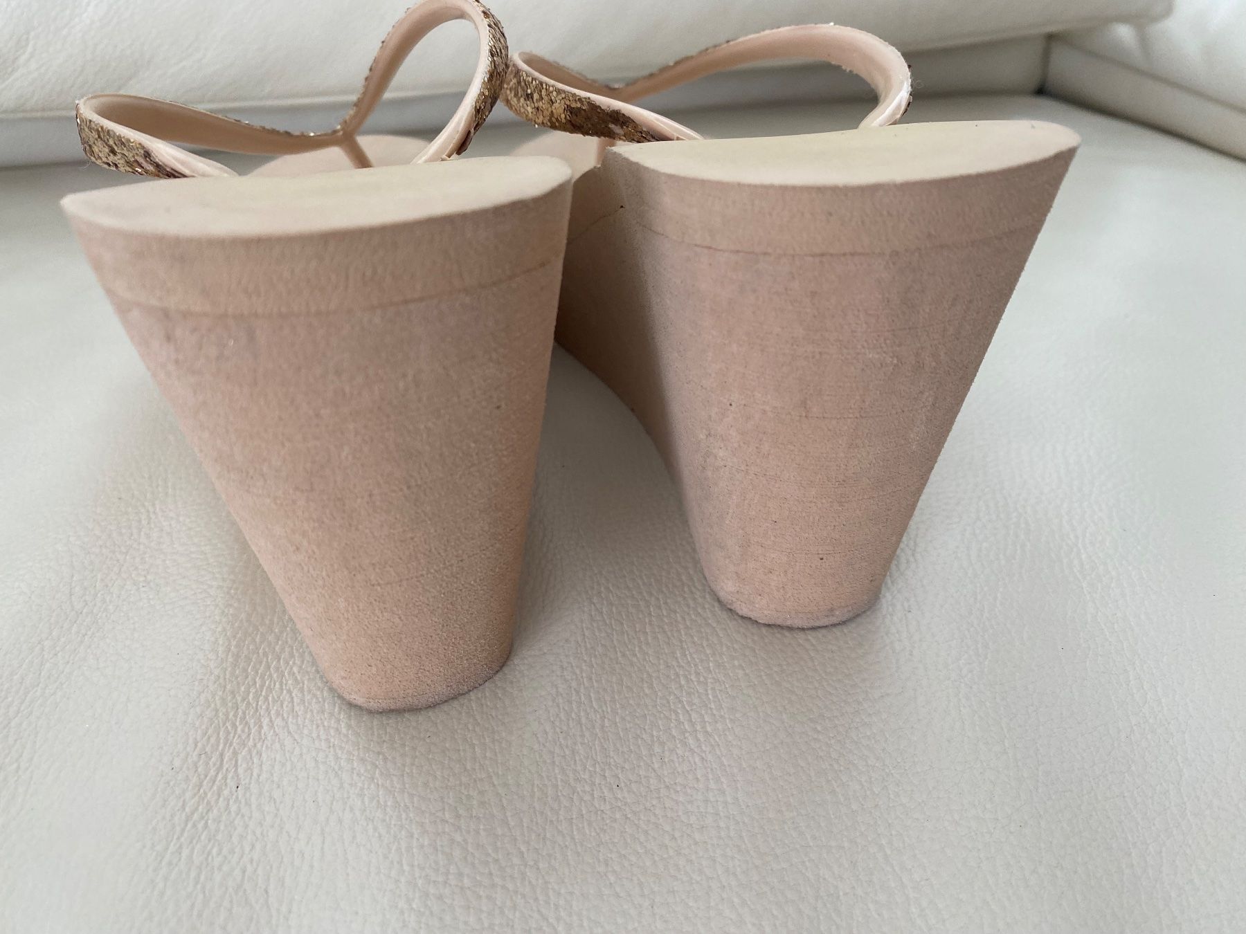 Damenschuhe: Extravagante edle Flip-Flops, beige/gold, Gr. 38 – Gebraucht aus Winkel von ferrari2022 3