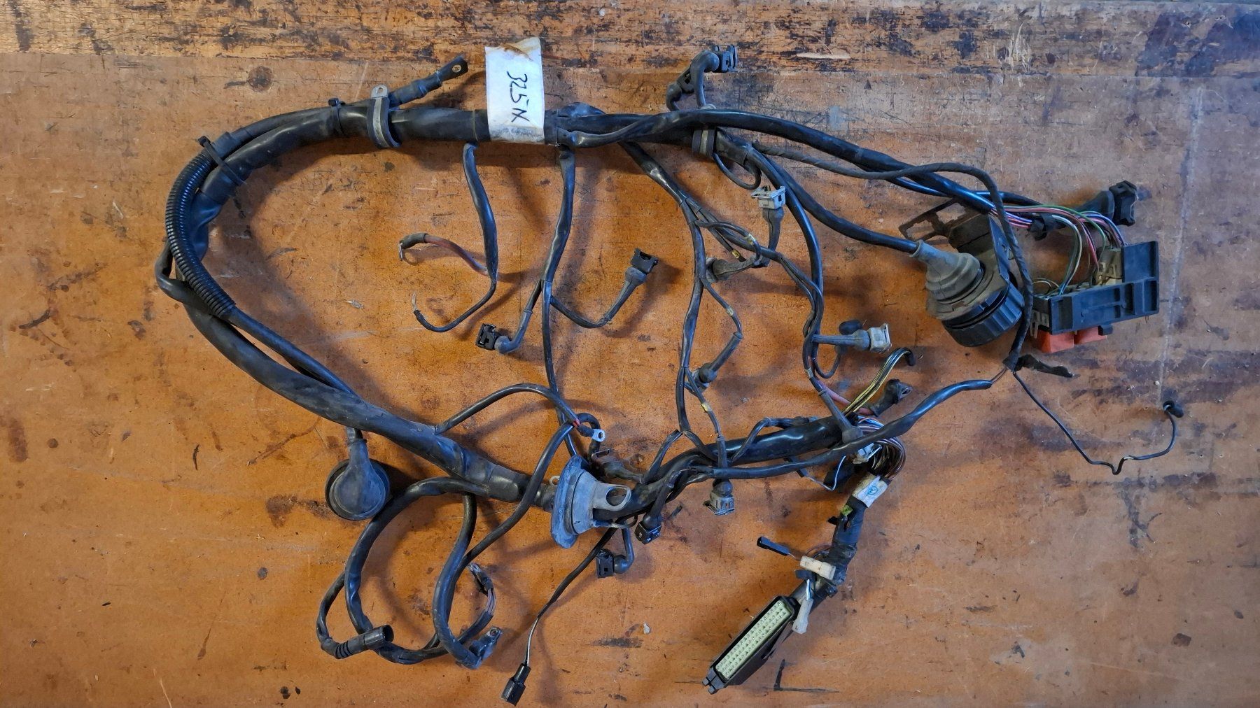 BMW Tutti pezzi di ricambio auto: BMW E30 Motorkabelbaum M20 325IX – Usato da Sempach-Station venduto da Pitbikestore