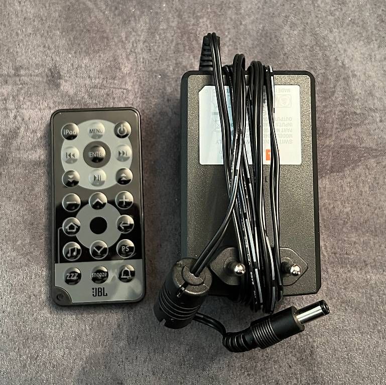 Sveglie: JBL One Time Micro - Lautsprecher/Docking/Radiowecker – Usato da Siglistorf venduto da DamageInc73 3