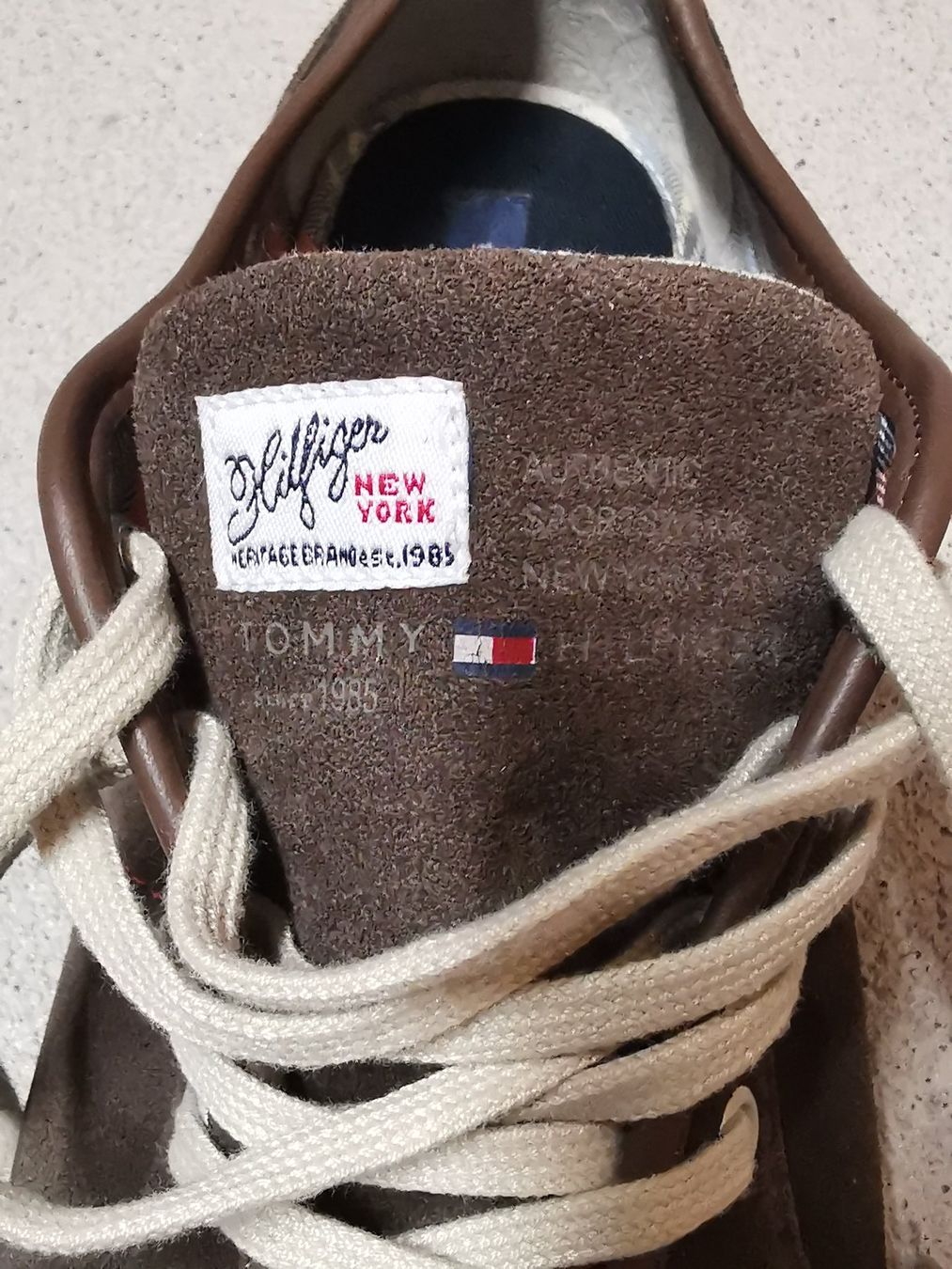 Tommy Hilfiger Scarpe da uomo: Tommy Hilfiger Schuhe Gr. 42 neue – Nuovo (secondo la descrizione) da Galgenen venduto da amoxan1 7