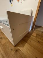 Schönes Bettgestell von Ikea, 90-180x200cm, weiss