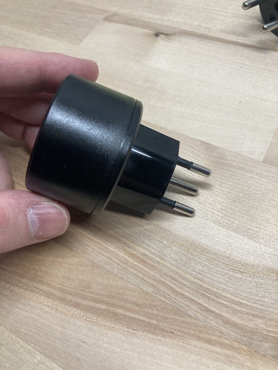 Unità & Adattatore: Schuko Adapter Deutschland > Schweiz – Nuovo (secondo la descrizione) da Wichtrach venduto da Queensparkunite 1