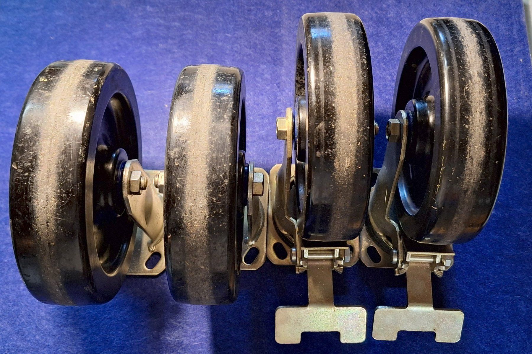 Altro per stoccaggio & trasporto: 4 roulettes de la marque Bassick – Usato da Bussy FR venduto da 023 2