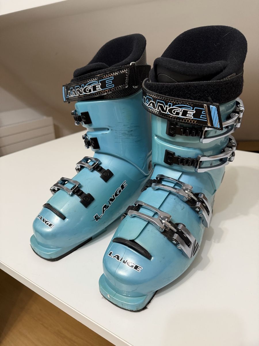 Lange Scarpe da donna: Chaussures de ski Lange – Usato da Courrendlin venduto da Sandy_25