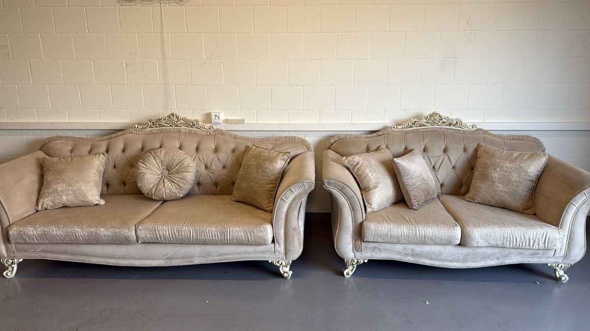 Sofas: Vintage Sofa-Set / 2 Sofas in Beige-Creme – Gebraucht aus Wangen b. Olten von aty_cl6x