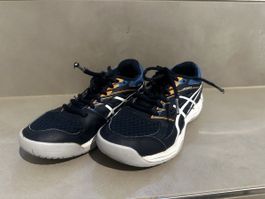 Asics Upcourt 4 Indoorschuhe Gr. 33 - Top Zustand!