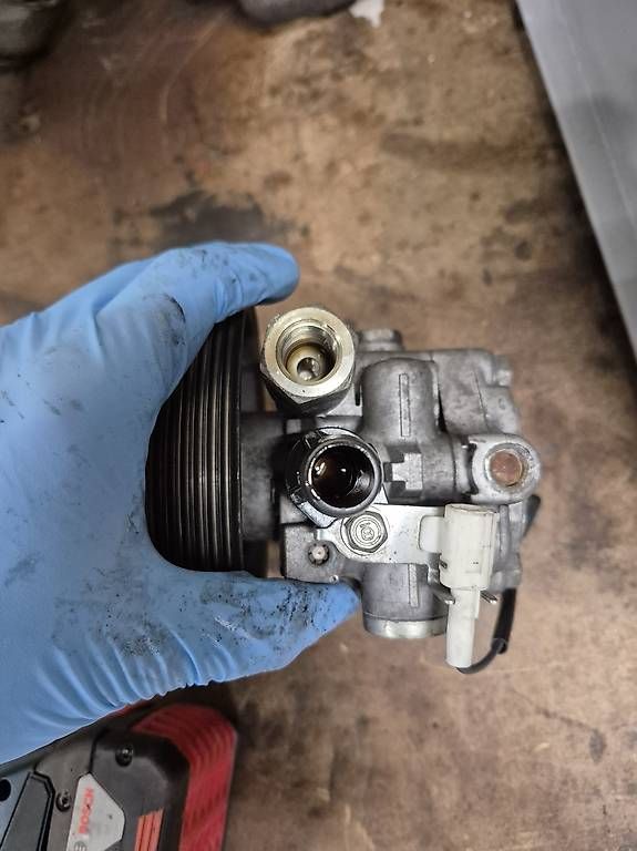 Tutti pezzi di ricambio auto: Mitsubishi Evo 10 Servopumpe – Usato da Döttingen venduto da alfisti124