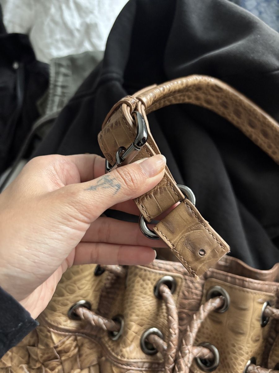 Burberry Taschen für Damen: Burberry Tasche – Defekt aus Zürich von MiroSinger 1