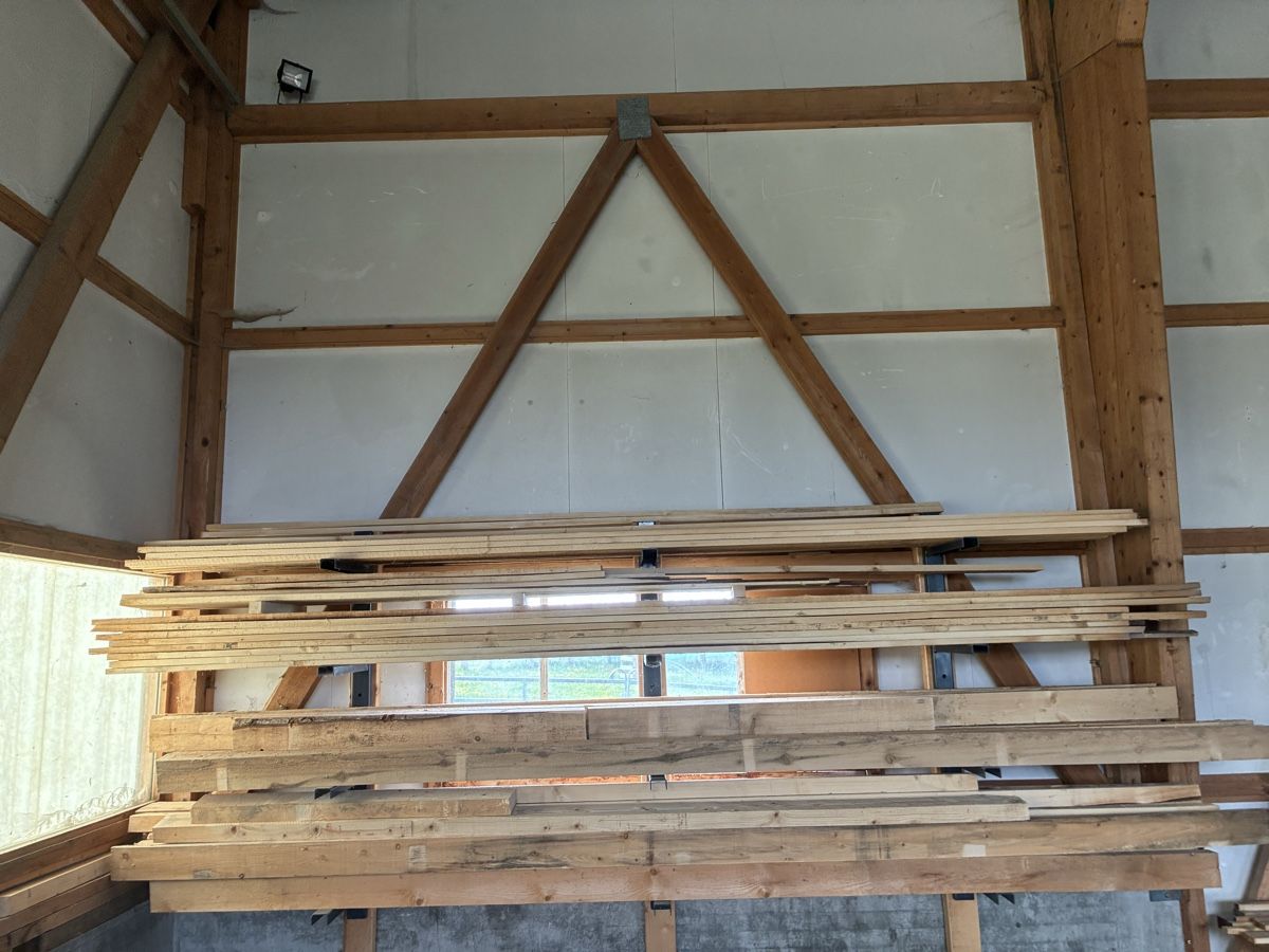 Articoli in legno: Komplettes Holzlager – Usato da Menznau venduto da dar_w9yg
