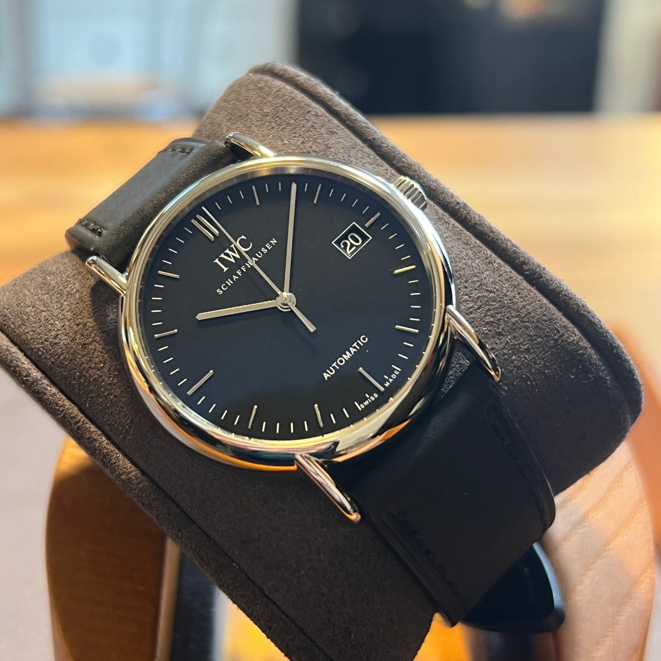 IWC Orologi: IWC Portofino Automatic Date Black Dial IW353304 – Usato da Carouge GE venduto da Watchaser 7