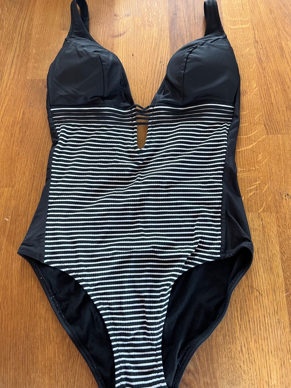 Costumi da bagno & Bikini: Badeanzug Gr. 40 Coup B – Nuovo (secondo la descrizione) da Horgen venduto da Hpunto