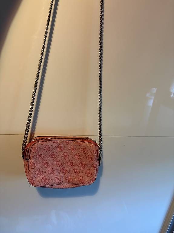 Borse da donna: Guess Handtasche – Usato da Hellikon venduto da ind_m7n8 2