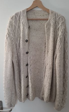 Gemütliche Strickjacke Grösse M/L