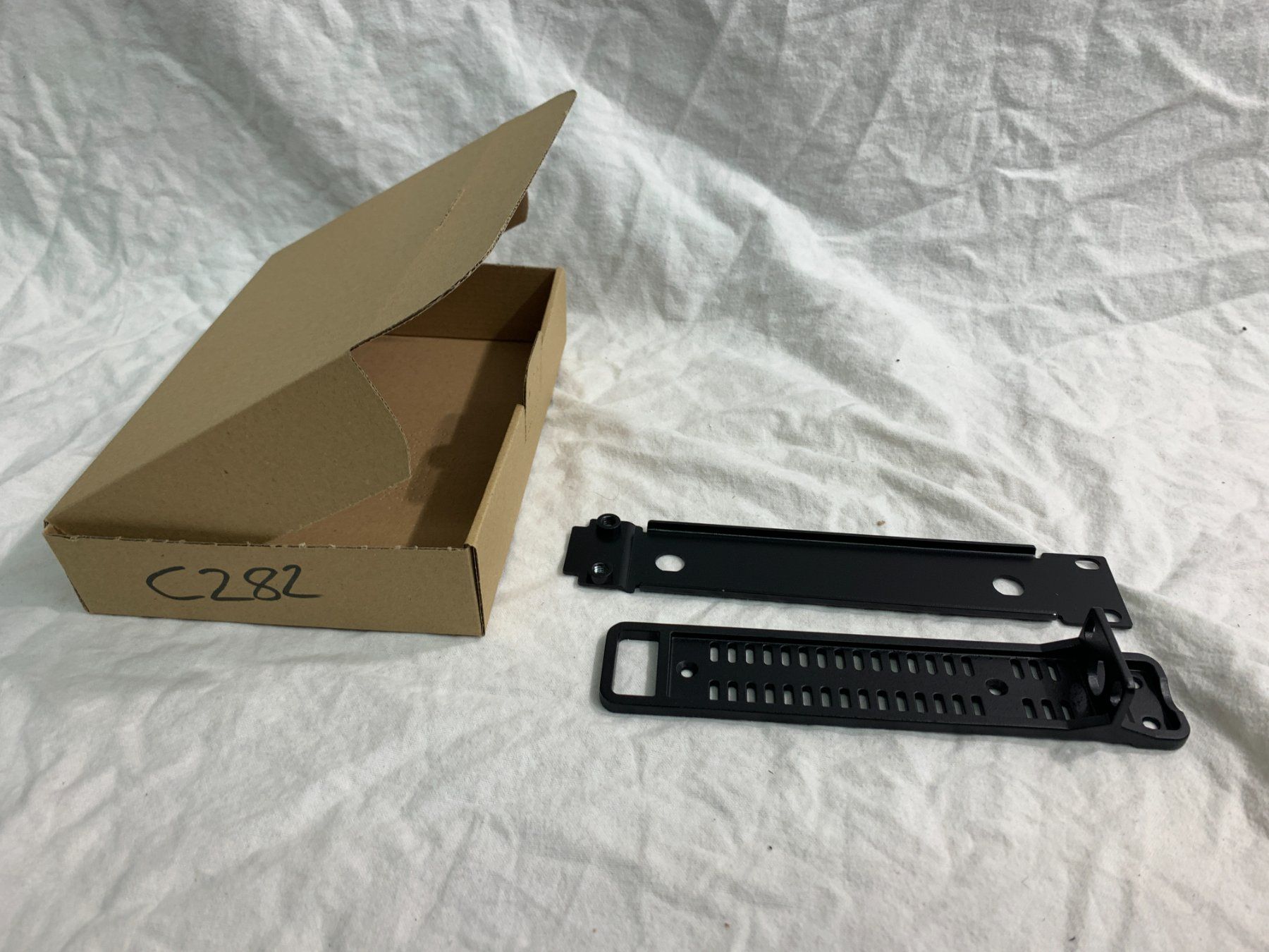 Altri accessori: Rack Montagehalterung Set (C282) – Nuovo (secondo la descrizione) da Däniken SO venduto da Profog1 6