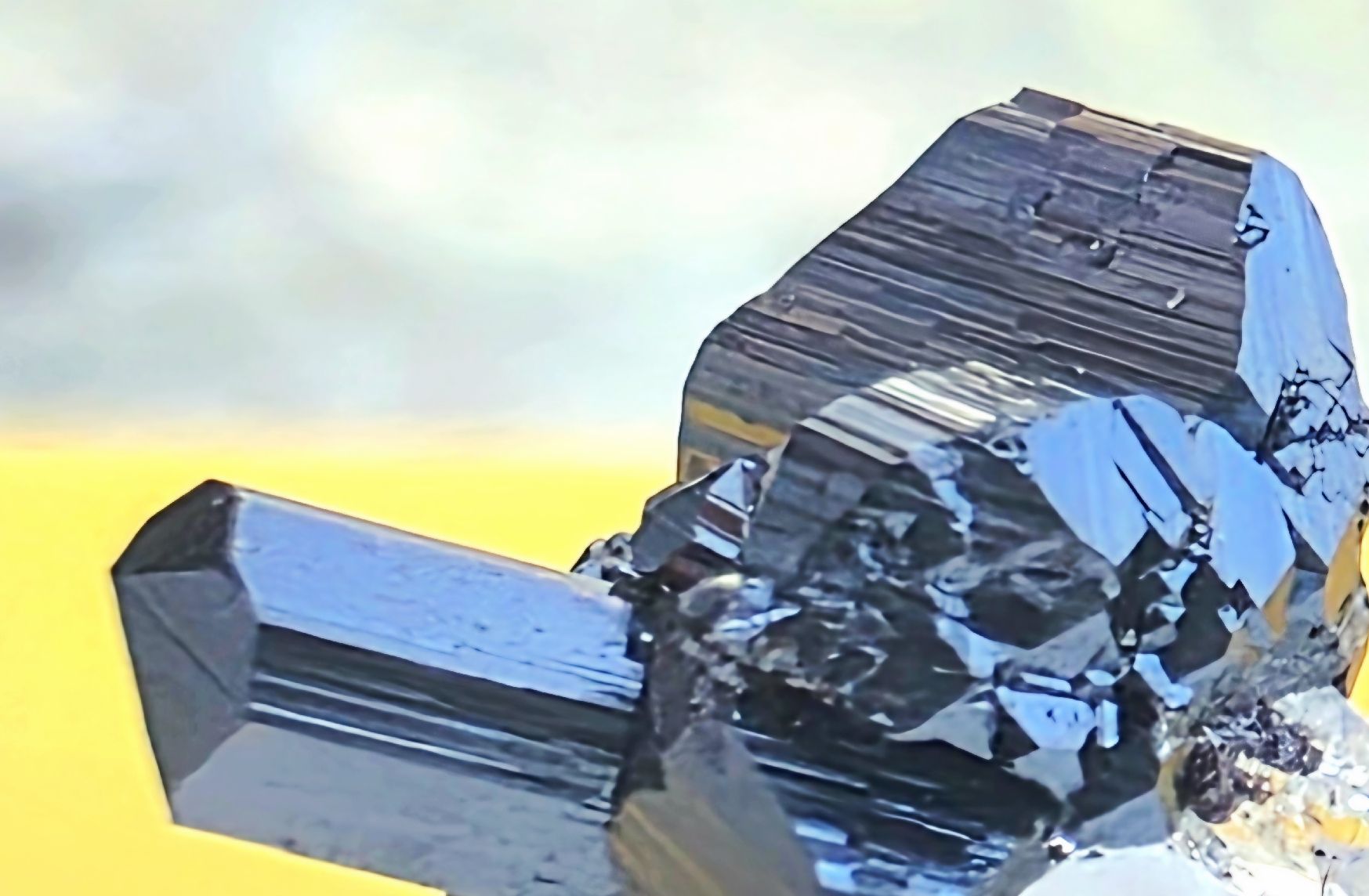 Minerali & Pietre curative: Rutil Zwilling mit einem prismstischen Rutil in Kombination – Usato da Glis venduto da nbu_65ys 5