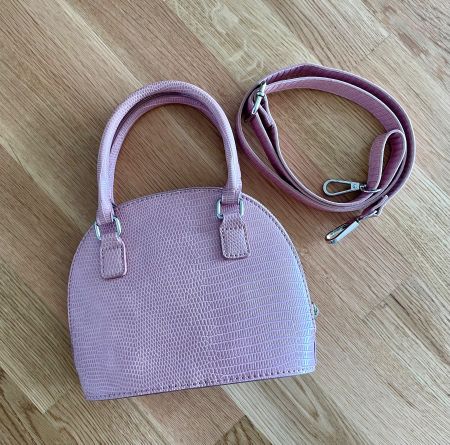 Rosa Handtasche mit Crossbody Strap