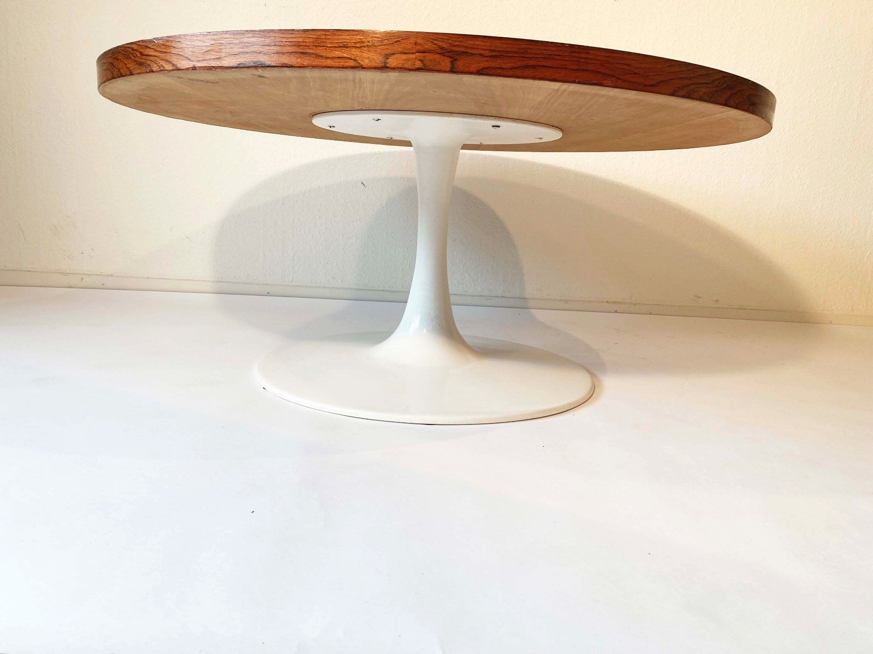 Tulip Tavoli: Midcentury Rosewood Coffee Table – Usato da Beringen venduto da Kultgut 2