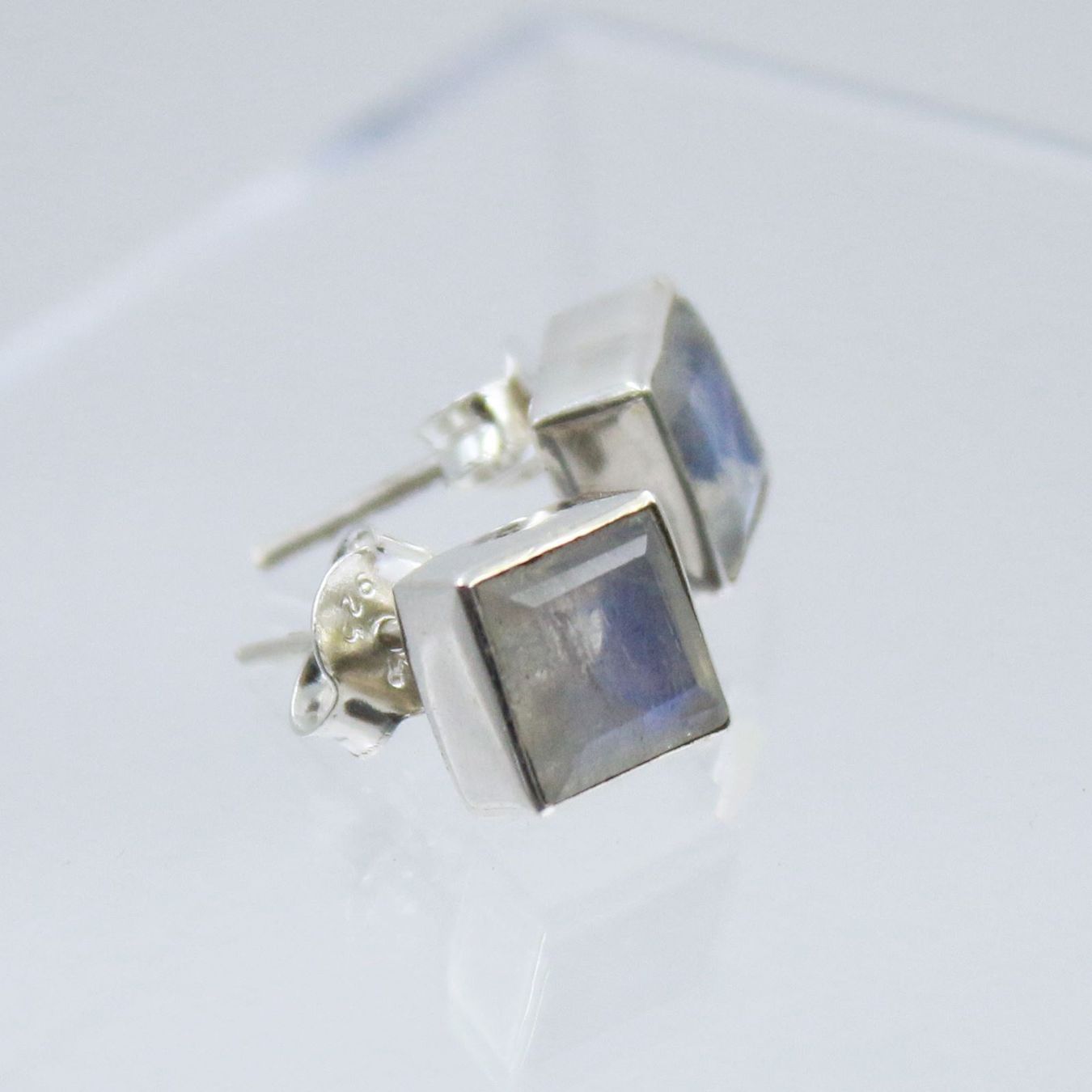 Orecchini pendenti & Orecchini a lobo: Mondstein Ohrstecker Silber 925 Sterlingsilber quadrat eckig – Nuovo e nell'imballaggio originale da Bad Salzdetfurth venduto da Weltenbummler-Shop 3