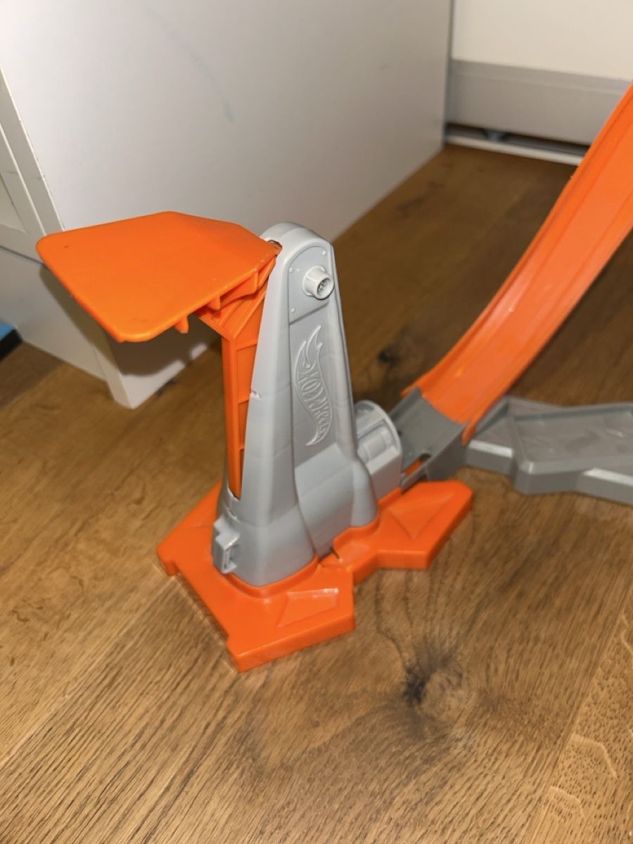Hot Wheels Piste: Hot Wheel Loop & Launch Track set – Nuovo (secondo la descrizione) da Binningen venduto da Tim_777 2