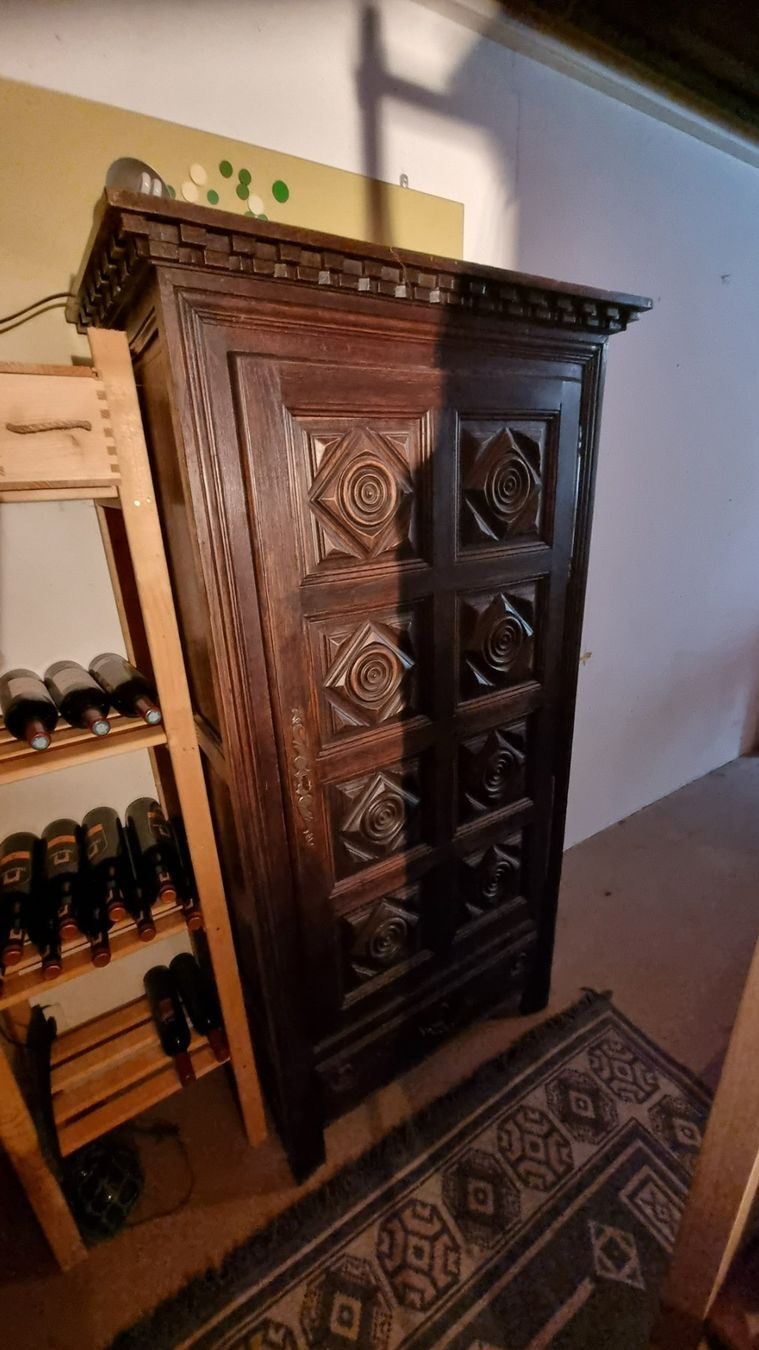 Armadi: Armoire basque en bois massif – Usato da Versoix venduto da Audrey294
