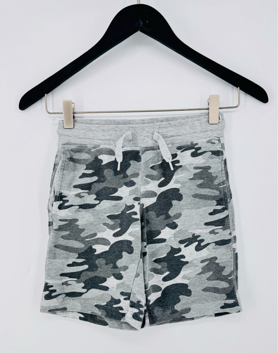 Pantaloni: # BOY - Shorts Gr. 122 - C&A # – Usato da Bolligen venduto da secondhand-with-love
