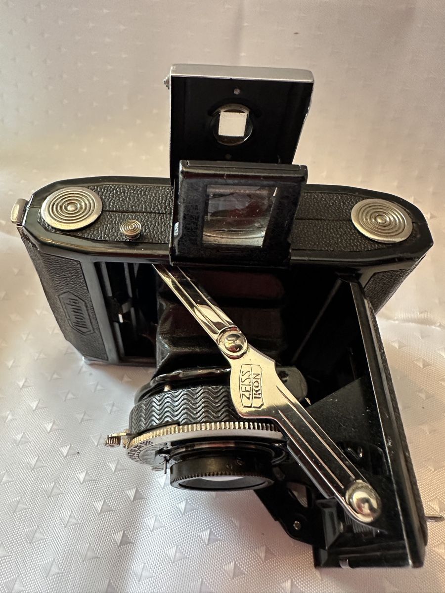 Zeiss Fotocamera: Zeiss Ikon Ikonta Klappkamera – Usato da Zürich venduto da Klimbim77