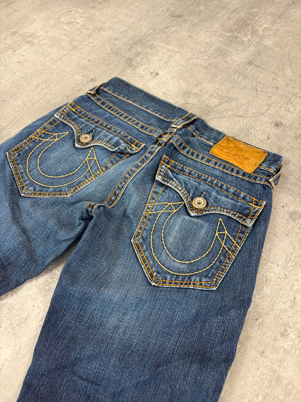 True Religion Jeans: Vintage True Religion Bootcut Flared (M) – Nuovo (secondo la descrizione) da Werdenberg venduto da hase.vintage 2