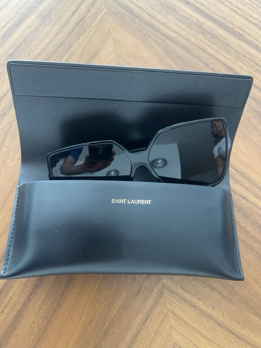Saint Laurent Brillen & Gläser: Sonnenbrille Saint Laurent – Gebraucht aus Obfelden von running_mike 2