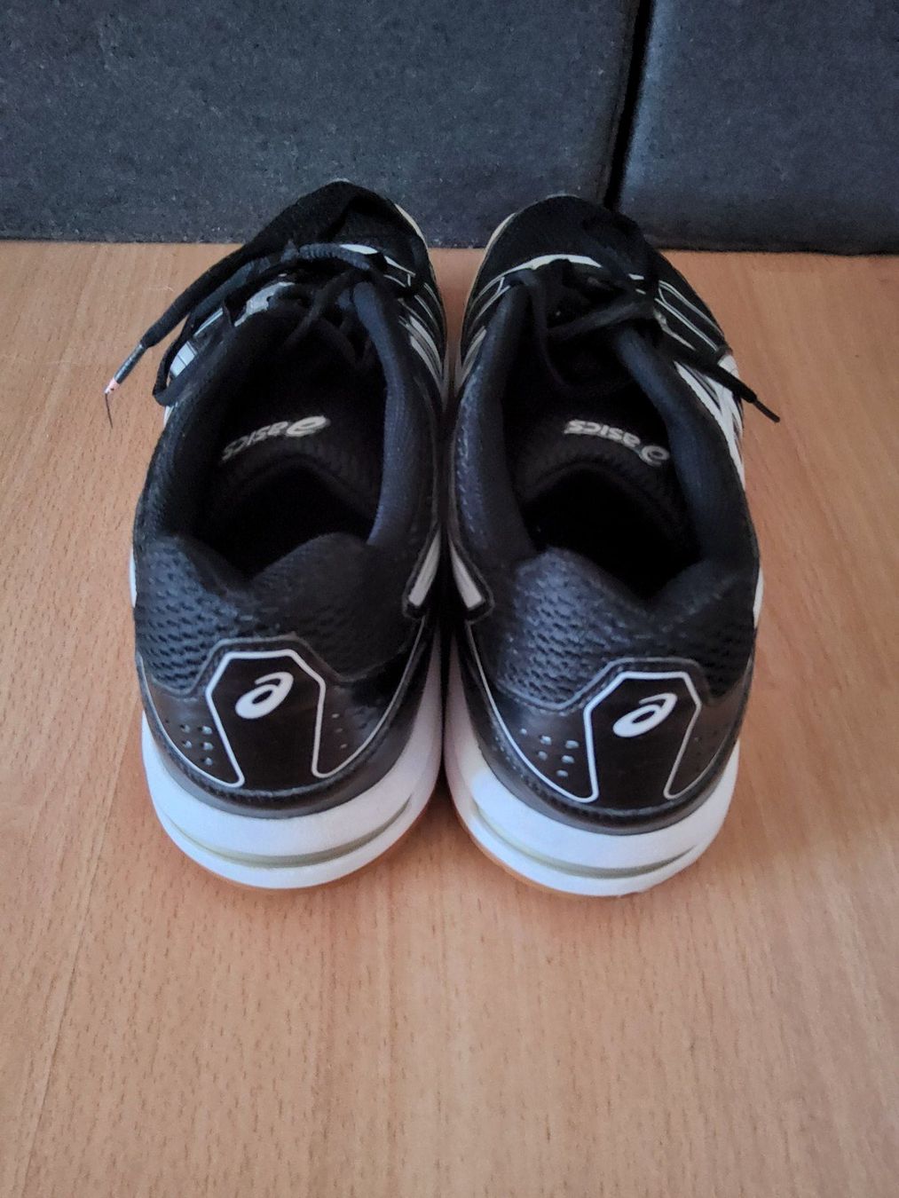 Asics Scarpe da uomo: Hallenschuhe Asics Gel Rocket Gr. 45 – Usato da Neuhausen am Rheinfall venduto da Alchimista 3