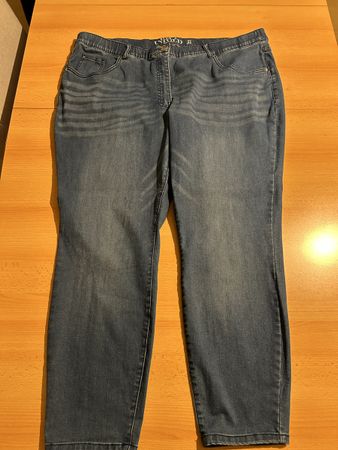 Jeans bleu denim neuf taille 54 