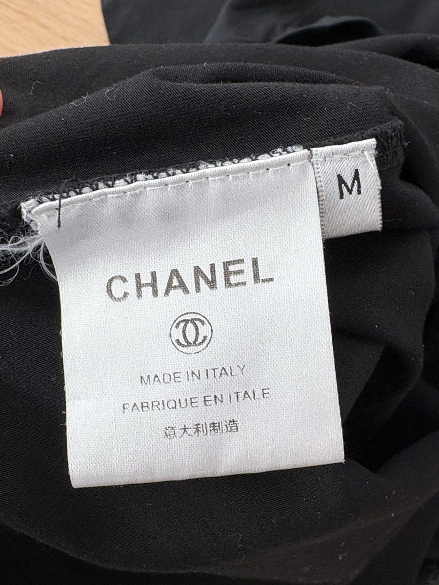 Chanel T-shirt: Chanel T-shirt size M – Usato da St. Gallen venduto da ott_f827 3