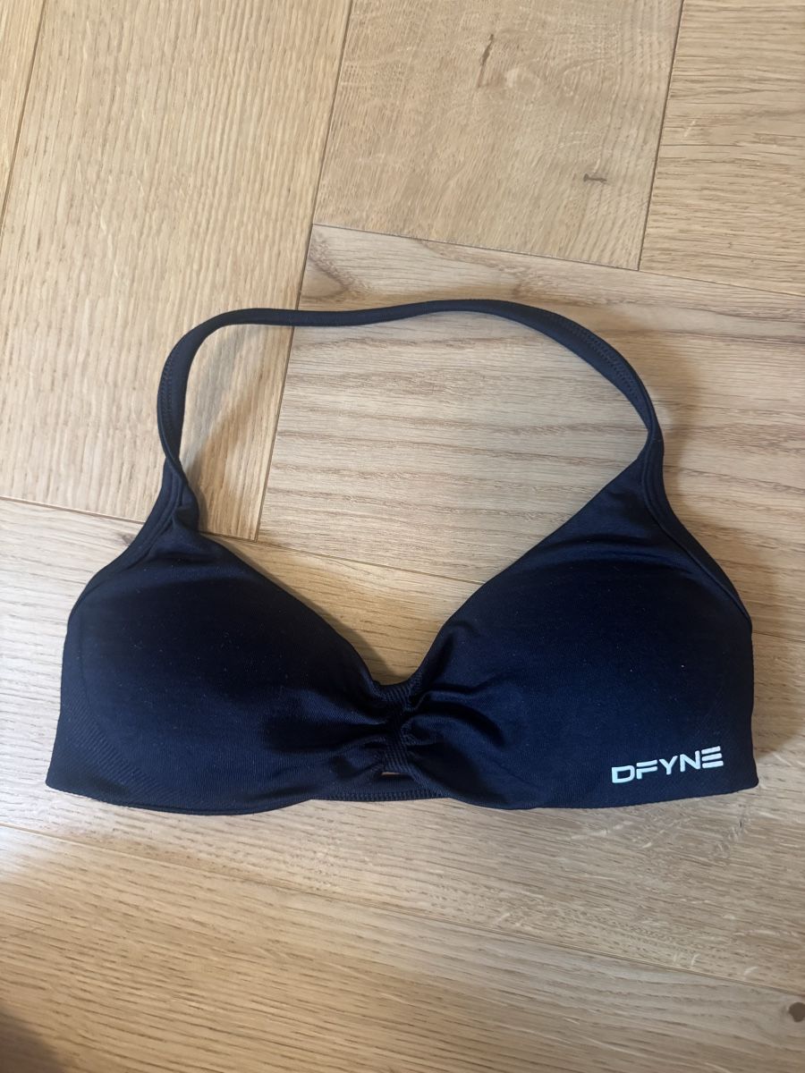 Top: Dfyne Impact Strappy Bra WIE NEU – Nuovo (secondo la descrizione) da Zürich venduto da milenaxx