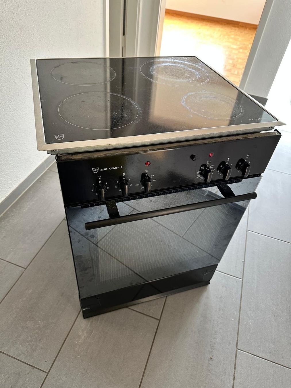 V-Zug Forni: Backofen mit Glaskeramik V-ZUG – Usato da Spreitenbach venduto da Space_X