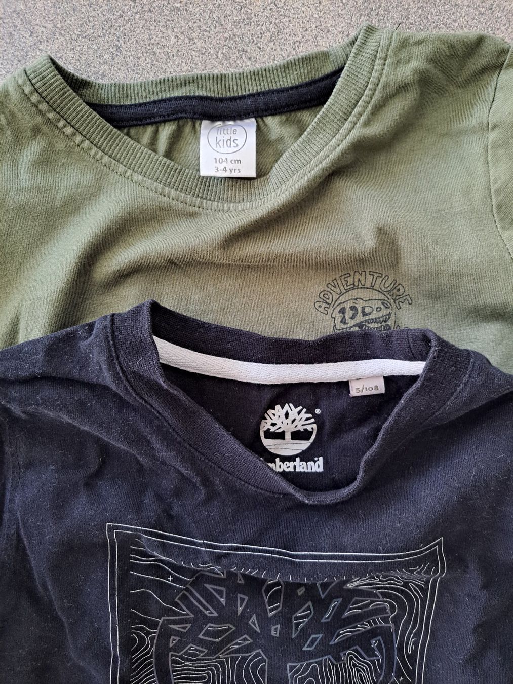 Kleiderpakete & -sets: Oberteile Junge T shirts Gr 104 – Gebraucht aus Bünzen von nagyagi111mail 3