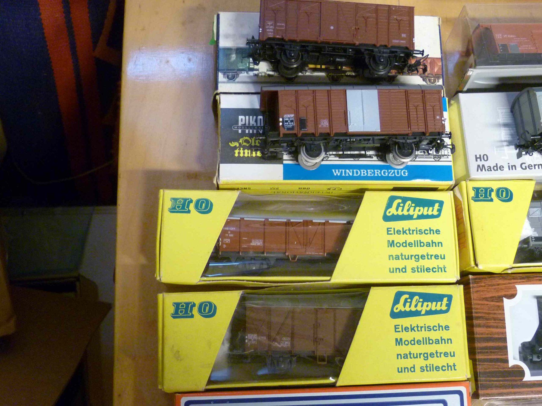 Modelleisenbahnen: Lot Güterwagen geschl. H0 DC – Gebraucht aus Rickenbach BL von umro11 2