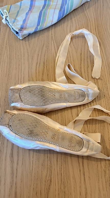 Scarpe per ragazze: Ballet Spitzen Schuhe  – Usato da Möhlin venduto da KWB 1