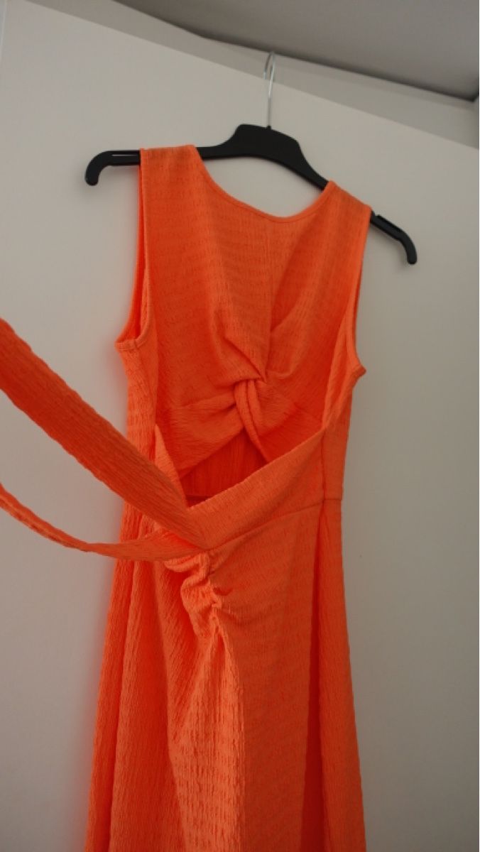 Robes: Kleid Orange – Neuf (Voir description) à Biel/Bienne par Peeeep10 1