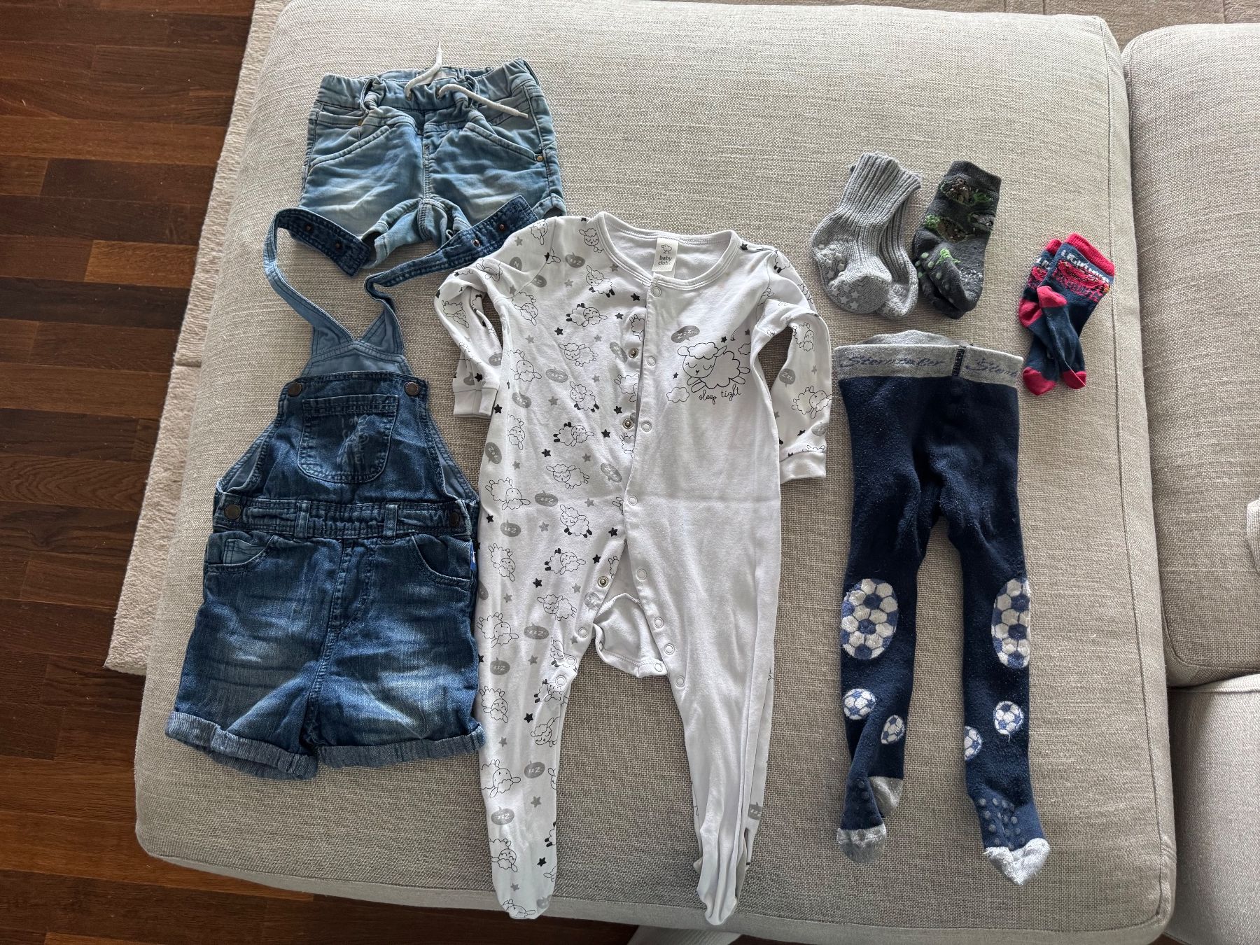 Lotti & Set di vestiti: Kinder Kleider Paket Gr.80 – Usato da Horgen venduto da delakowi 2