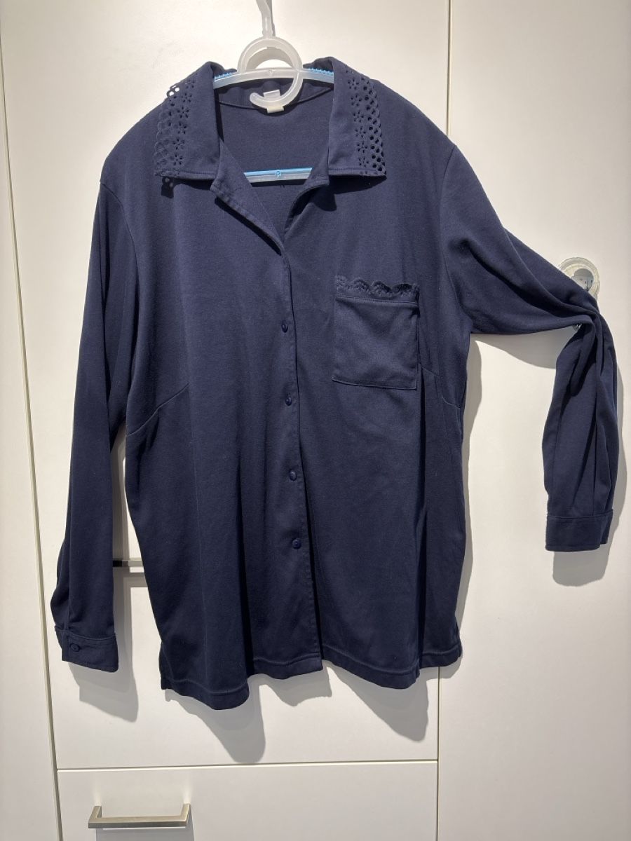 Blusen: Damen Bluse Dunkelblau Grösse 50 – Gebraucht aus Baden von peace_bluemli