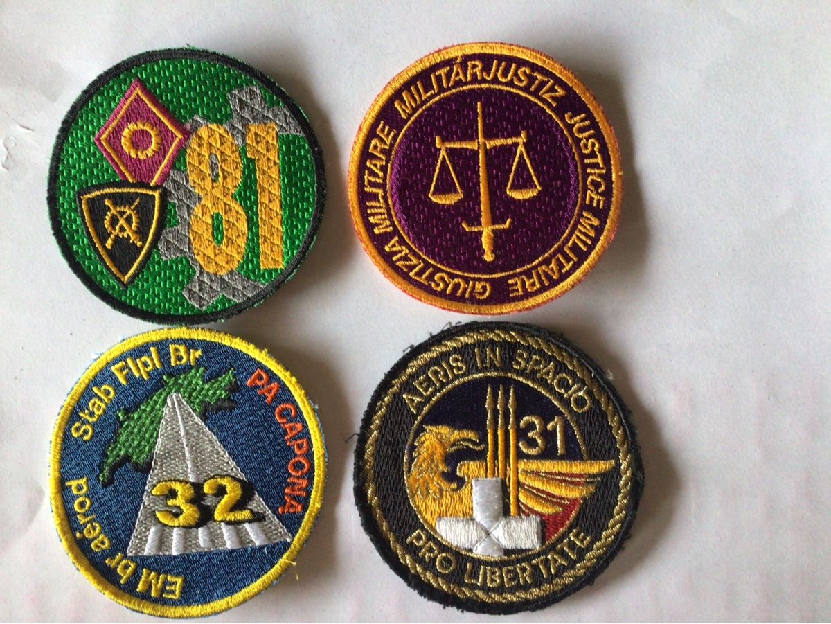 Schweizer Armee Placchette & Badge: BADGES A 95 – Usato da Crête-à-l'oeil venduto da Mga2