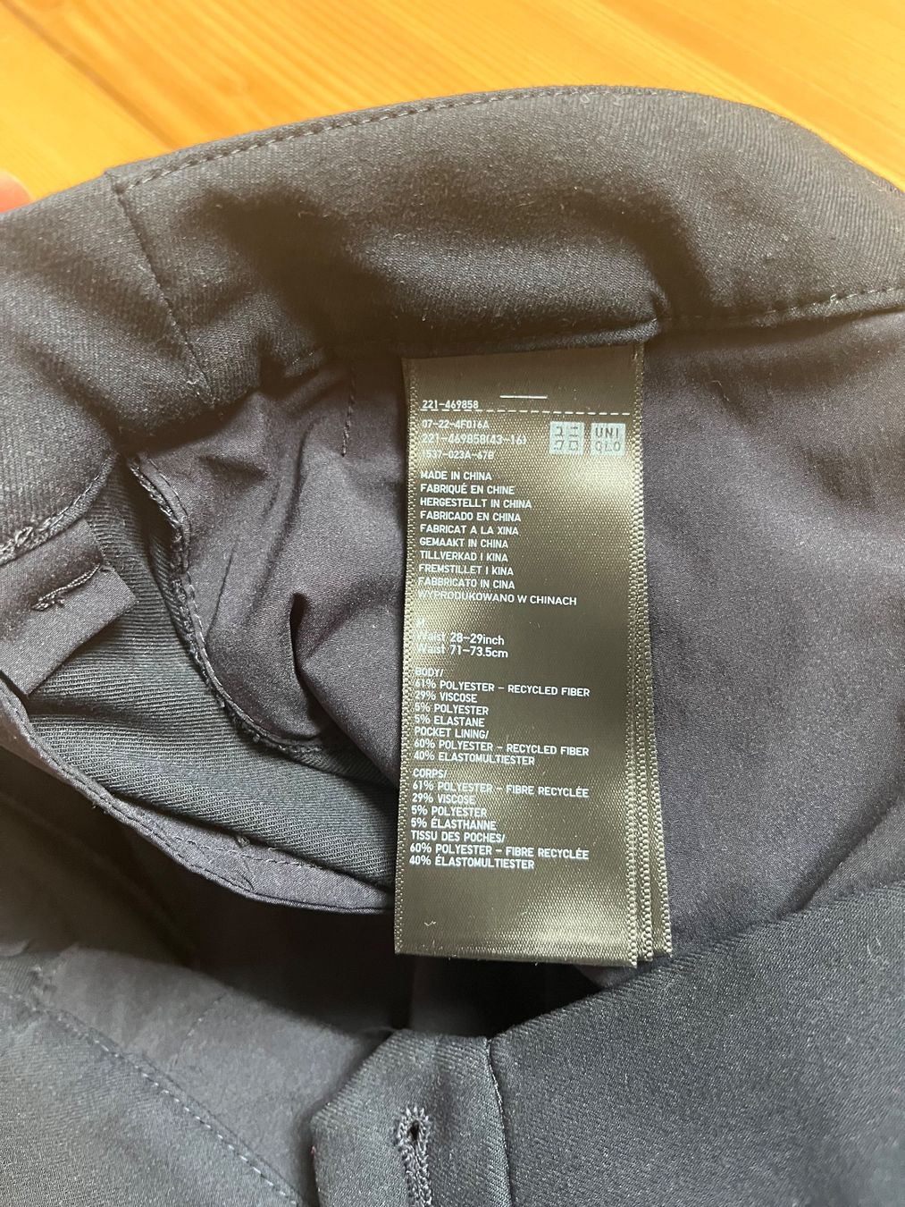 Uniqlo Pantaloni: Uniqlo Chino Hose Gr. M – Usato da Aarau venduto da nicolettina 1