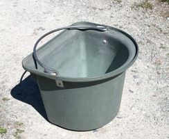 Futter- / Wasser- Eimer