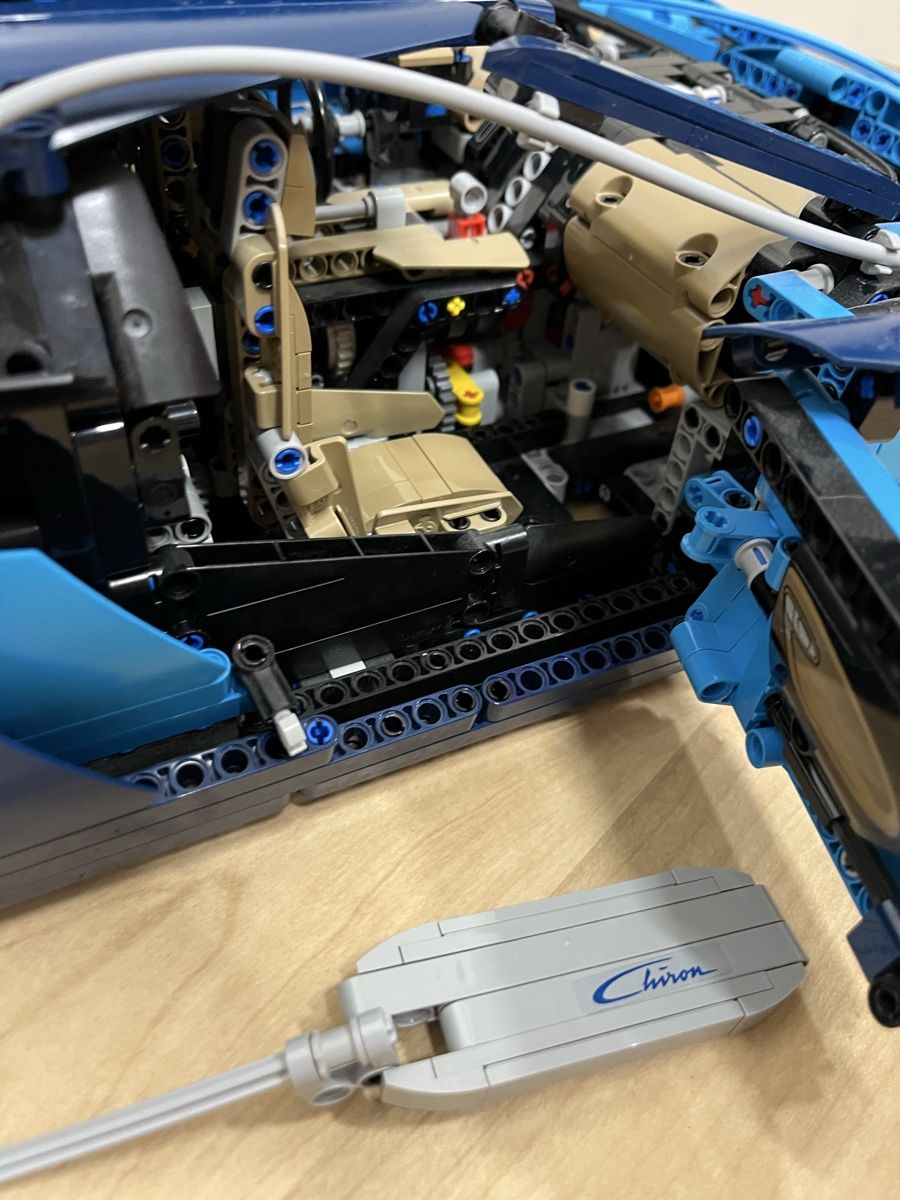 Lego Kit di costruzioni: Lego Technic Bugatti Chiron 42083 – Usato da Steinhausen venduto da yzos 4