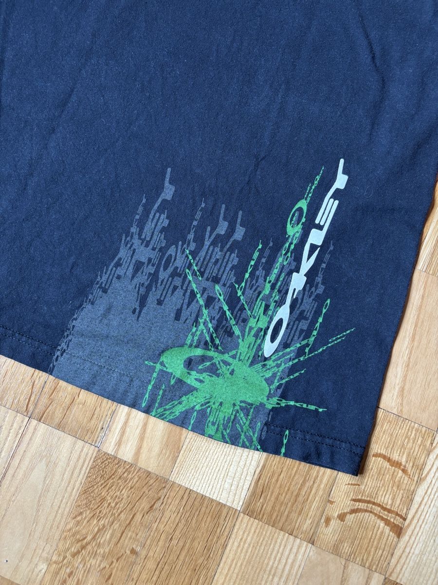 Oakley T-shirt: Vintage Oakley Print T-Shirt – Usato da Bern venduto da Lelixino 2
