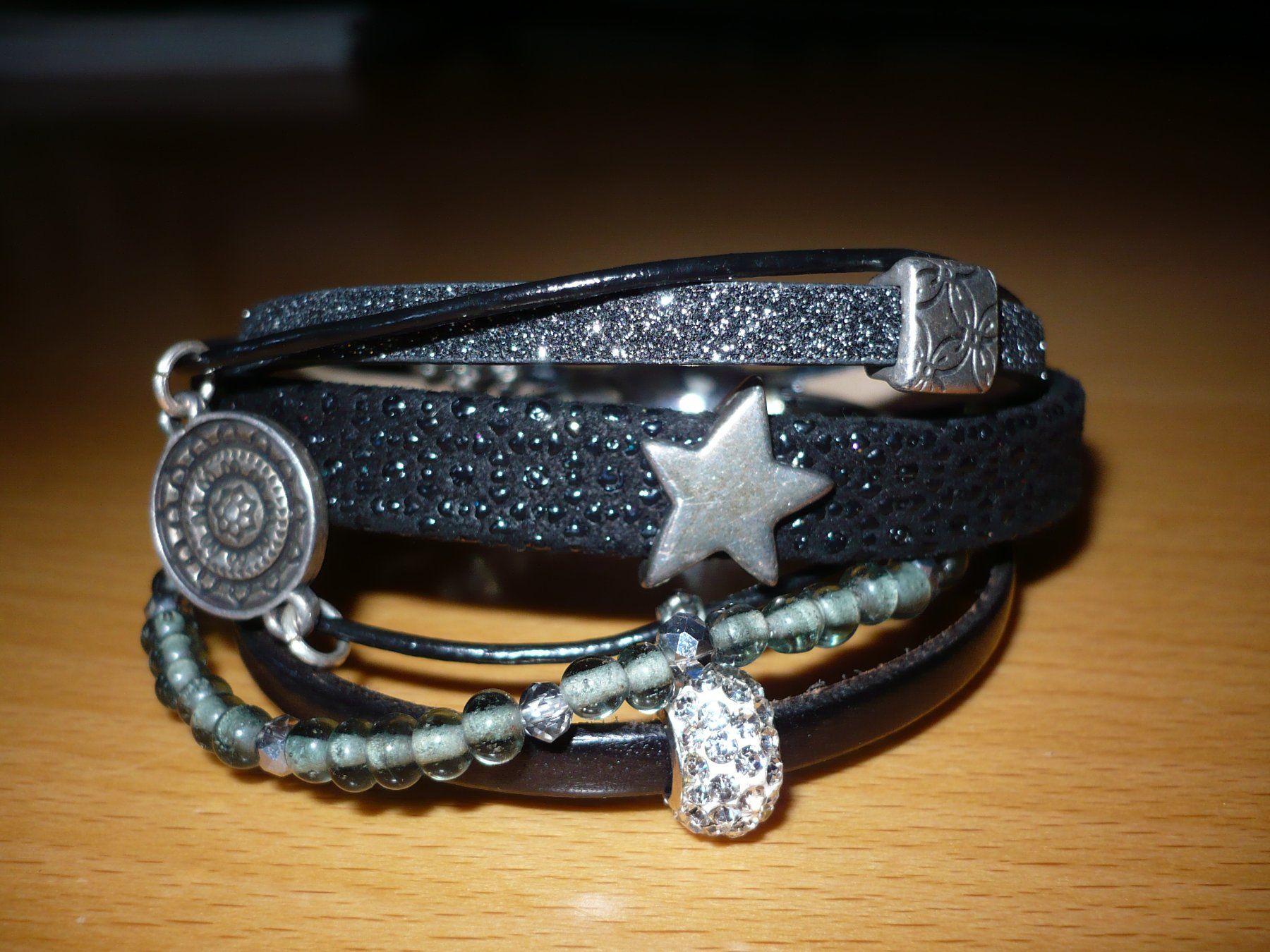 Bracciali & Braccialetti: elegantes Leder Armband – Usato da Merzligen venduto da Marthe22 3