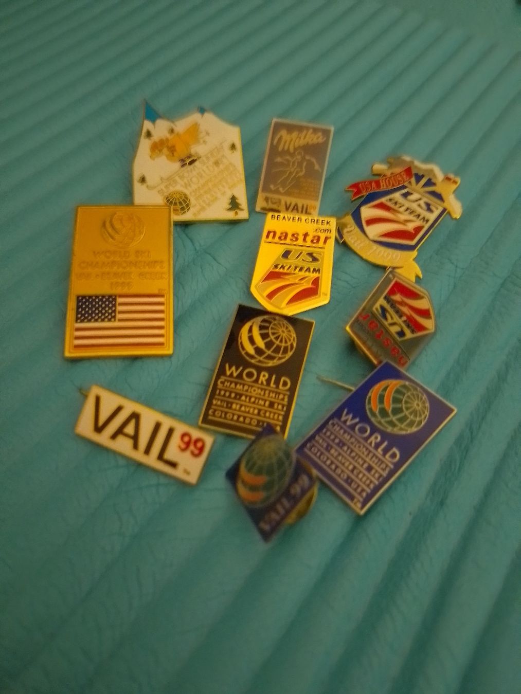 Carte collezionabili: 10 Ski WM 1999 Vail Pins – Usato da Erlenbach ZH venduto da Spinatkopf50
